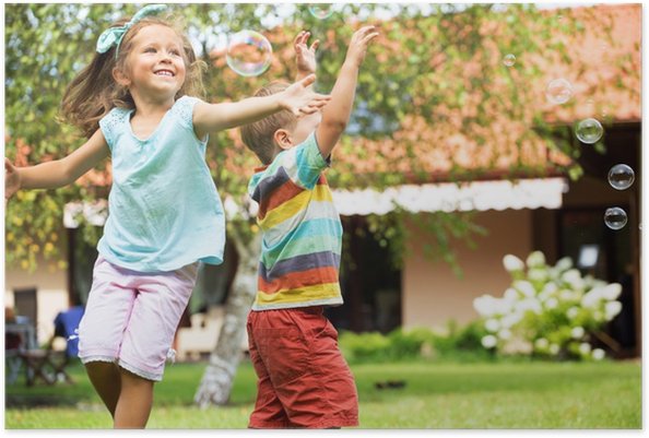 posters-cheerful-kids-chasing-the-soap-bubbles_0.jpg